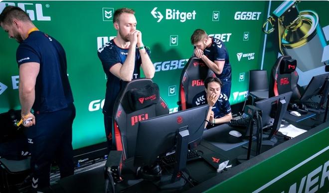 面对严峻的 面对严峻的